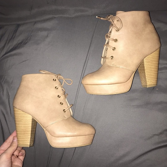 ✨Lace Up Heel Bootie - Picture 2 of 5